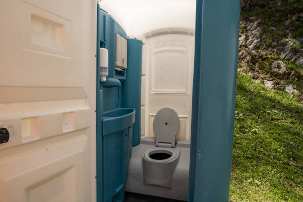 Best Portable toilet rental cost  in Spring Valley, MN